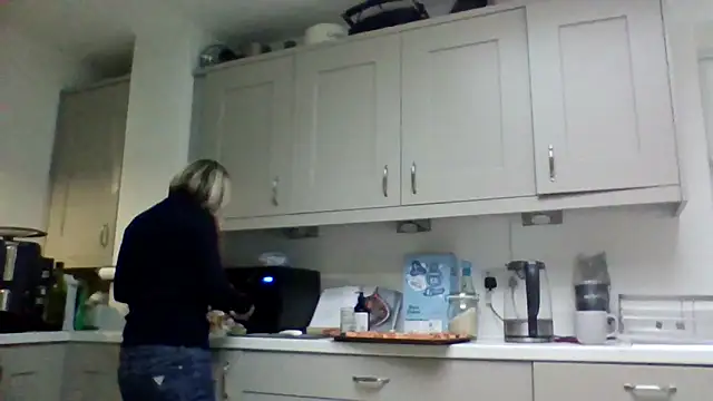 Milfshake227 online show from March 8, 5:28 pm