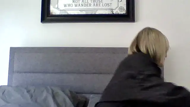 Milfshake227 online show from March 10, 11:15 am