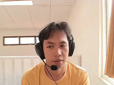 Snapshot of geltwt_id chatting on April 20, 2:03 am geltwt id online show from April 20, 2:03 am