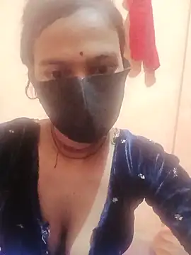 Snapshot of Kinjal_setty chatting on June 18, 12:00 am Kinjal setty online show from June 18, 12:00 am