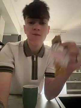 ravenryx online show from April 16, 11:33 am