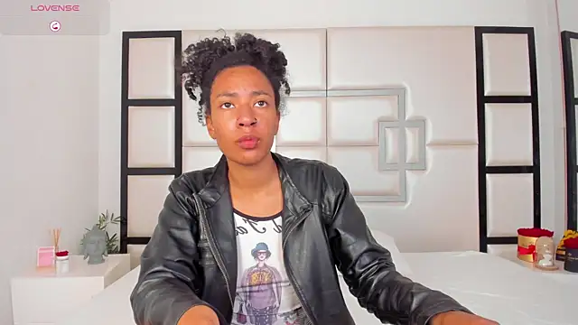 Snapshot of CarlaMarcuzzi chatting on January 12, 8:36 pm CarlaMarcuzzi online show from January 12, 8:36 pm