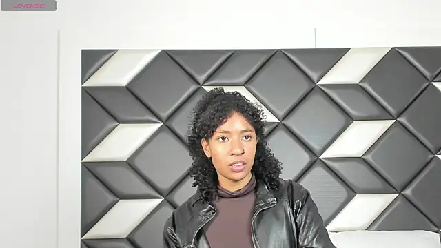 Snapshot of CarlaMarcuzzi chatting on January 13, 8:47 pm CarlaMarcuzzi online show from January 13, 8:47 pm