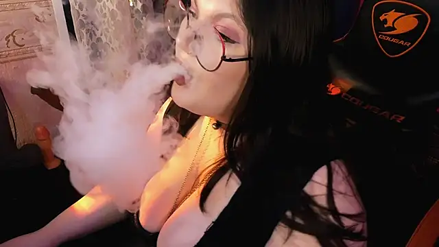 Snapshot of PixelMiss chatting on May 19, 11:22 pm PixelMiss online show from May 19, 11:22 pm
