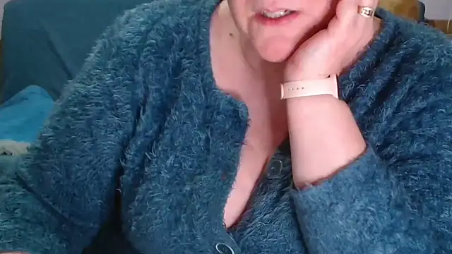 xmyriamx online show from April 25, 8:17 am