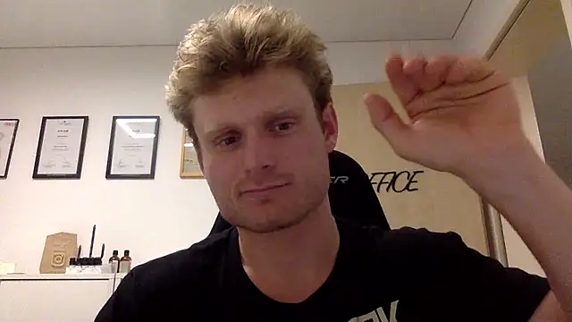 Fitlover1994 online show from January 9, 7:48 pm