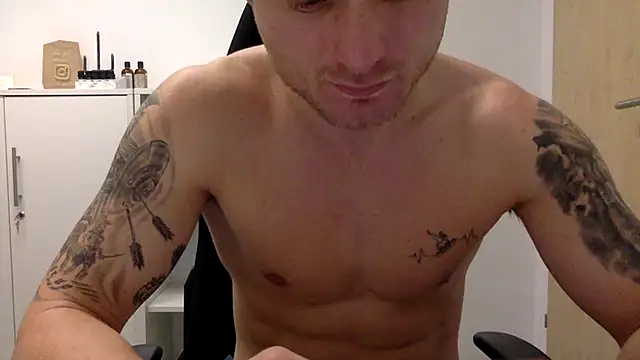 Fitlover1994 online show from January 12, 8:41 am