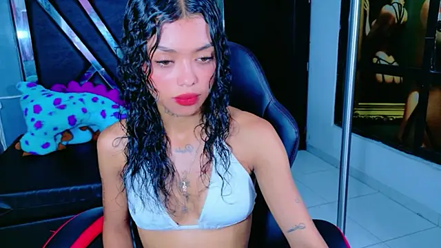 Snapshot of Natassha_Teen chatting on January 15, 8:23 pm Natassha Teen online show from January 15, 8:23 pm