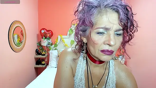 Dalila Najjar  online show from April 7, 2:06 pm