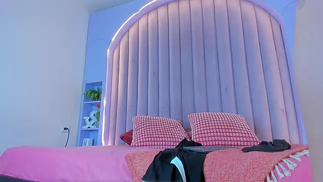 AmberStonne   online show from February 20, 2:52 am