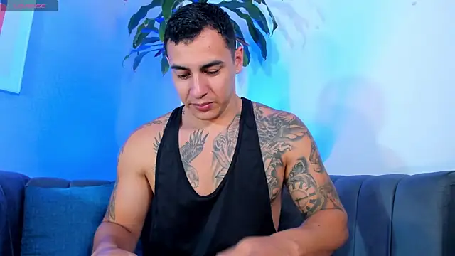 Snapshot of MassimoCo_ chatting on May 2, 11:26 am MassimoCo online show from May 2, 11:26 am