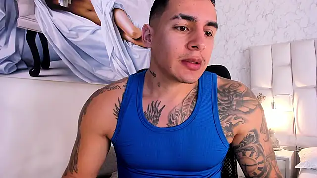 Snapshot of MassimoCo_ chatting on May 20, 10:21 am MassimoCo online show from May 20, 10:21 am