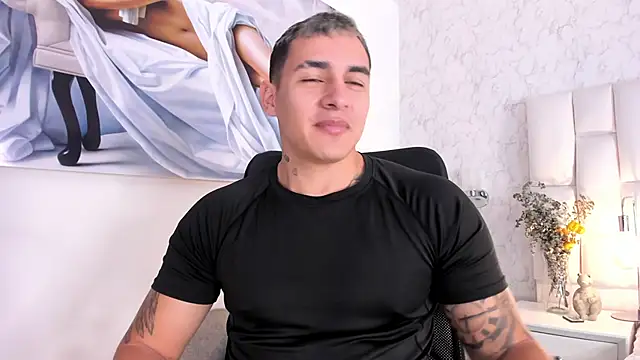 Snapshot of MassimoCo_ chatting on May 27, 11:18 am MassimoCo online show from May 27, 11:18 am