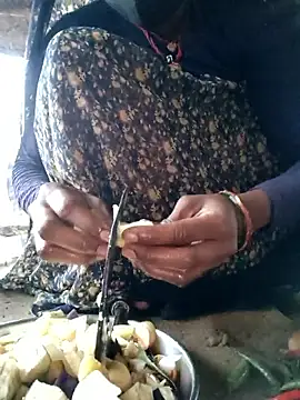 Queen chayna online show from January 8, 1:52 am