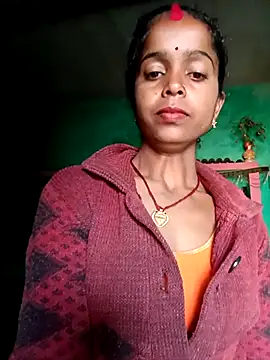 Snapshot of Alisha_beby143 chatting on January 14, 5:02 am Alisha beby143 online show from January 14, 5:02 am