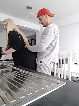 JohnnyDiamant online show from April 20, 12:30 pm