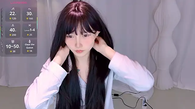 YE Zi  online show from January 11, 4:01 pm