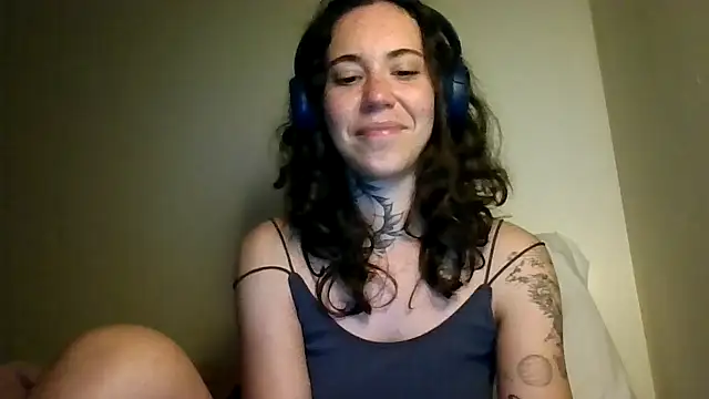 Snapshot of Dirty_Pink chatting on March 2, 9:54 pm Dirty Pink online show from March 2, 9:54 pm