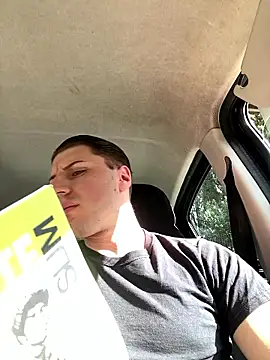 allee2206 online show from April 3, 8:34 am