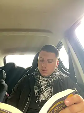 allee2206 online show from April 22, 9:22 am