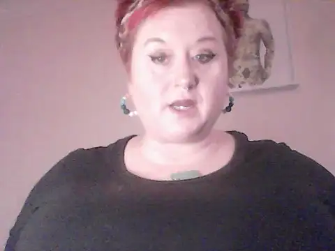 Snapshot of BustyRedxx chatting on February 23, 12:02 pm BustyRedxx online show from February 23, 12:02 pm