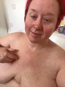 BustyRedxx online show from April 22, 8:39 am