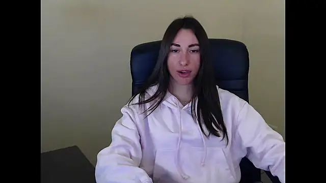 cammila horn online show from March 14, 6:35 pm