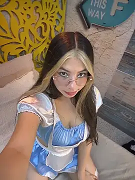 ShyDesireXXX online show from April 2, 9:34 pm