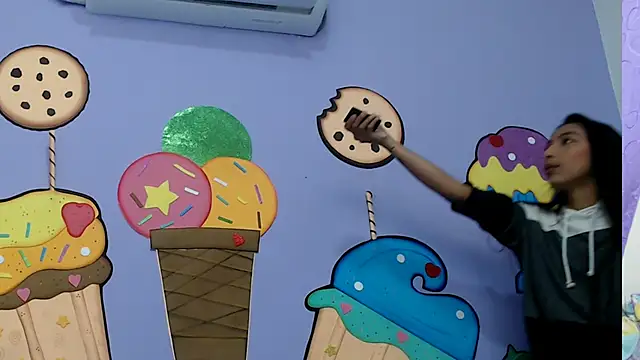 skinnysexzara18 online show from February 9, 1:31 am