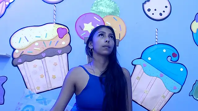 skinnysexzara18 online show from February 21, 2:45 am