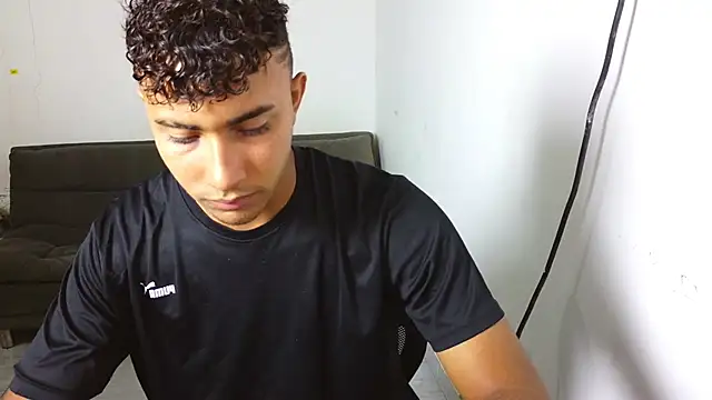 naugthy boy88 online show from April 13, 12:16 am