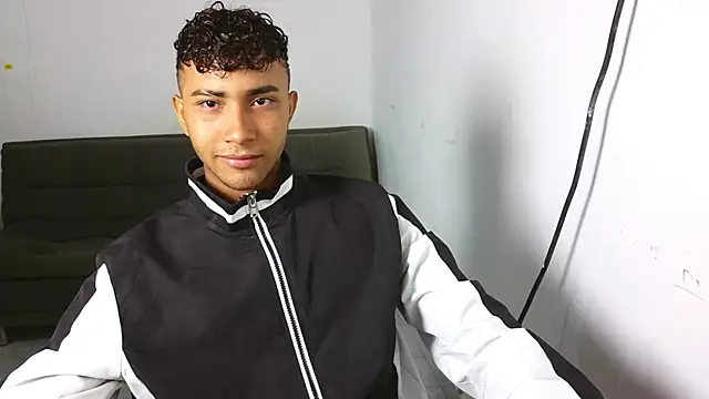 naugthy boy88 online show from April 13, 10:59 pm