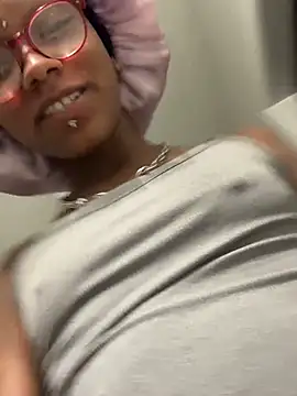 xouniq online show from January 14, 8:53 am