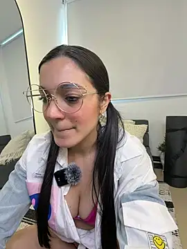 Snapshot of EVA_WILD1 chatting on February 17, 9:21 pm EVA WILD1 online show from February 17, 9:21 pm