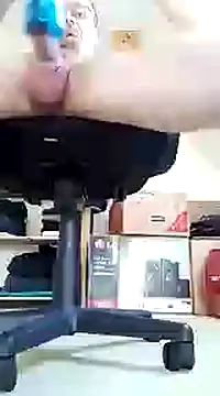 Snapshot of Erz84 chatting on March 3, 11:22 am Erz84 online show from March 3, 11:22 am