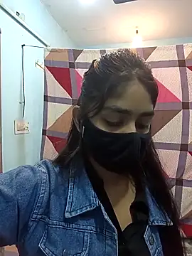 Snapshot of HotxMuskan chatting on February 13, 10:00 am HotxMuskan online show from February 13, 10:00 am