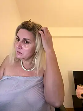 Amelia9798 online show from January 8, 6:59 am