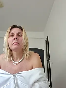 Amelia9798 online show from March 8, 5:22 am