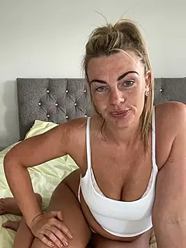 Scarlett the girlnextdoor online show from June 12, 12:15 pm