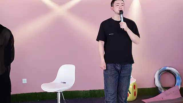 Snapshot of w-lucky chatting on February 18, 7:04 am w-lucky online show from February 18, 7:04 am