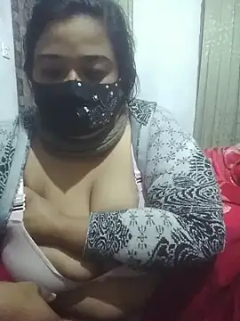 momo loves online show from February 4, 6:25 pm