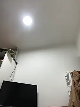 Snapshot of Steven24r30 chatting on March 9, 3:10 am Steven24r30 online show from March 9, 3:10 am