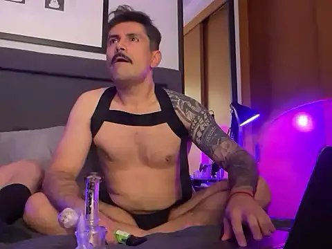 LukasMackenna online show from April 3, 3:15 am