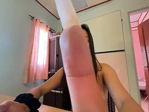 Snapshot of Mira_Janee chatting on February 13, 4:41 am Mira Janee online show from February 13, 4:41 am