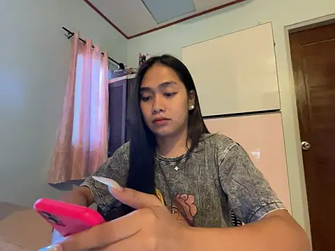 Snapshot of Mira_Janee chatting on February 17, 9:06 am Mira Janee online show from February 17, 9:06 am