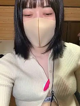 minami room online show from April 7, 1:33 pm