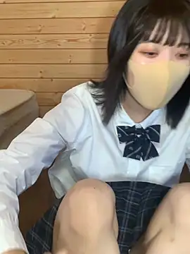 minami room online show from April 12, 5:45 am