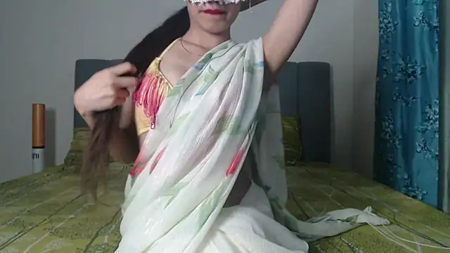 Snapshot of Hottie_heer chatting on April 27, 5:22 pm Hottie heer online show from April 27, 5:22 pm