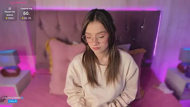 alyy cut3 online show from February 17, 2:02 pm