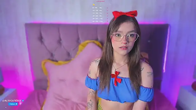 alyy cut3 online show from February 25, 8:07 pm